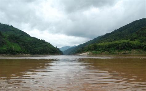 Río Mekong crece y genera alarma en capital de Laos.